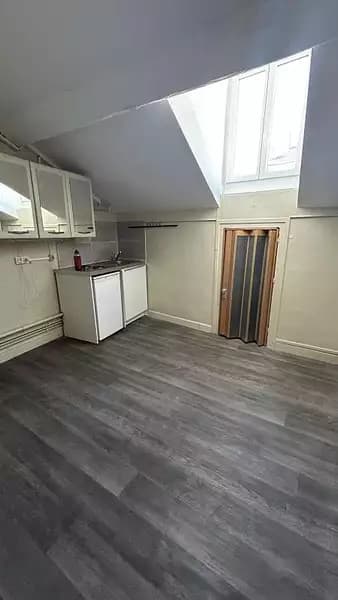 Location appartement 1 pièce 23 m² Lyon 7ème - Superimmo