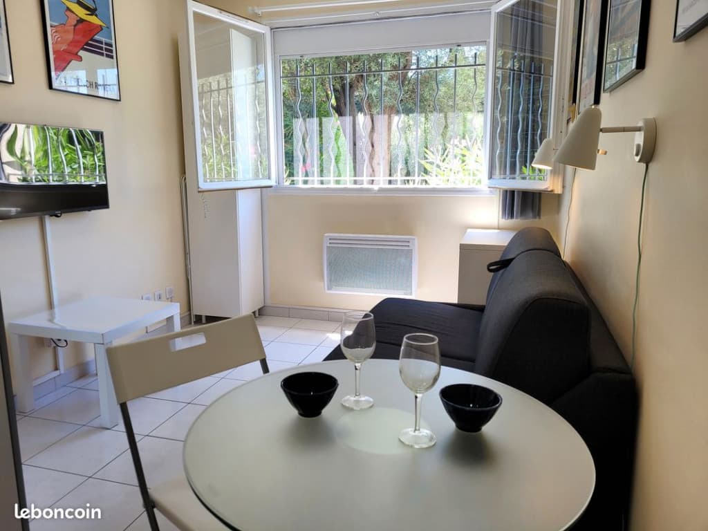 Location étudiant studio 14 m2 Bus direct Sophia Antipolis Ecole Université