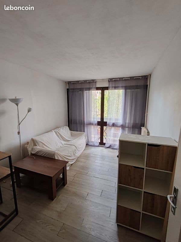 Location studio avec balcon