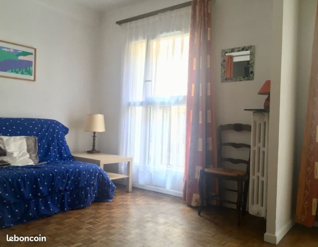 Studio en plein centre de MAIRIE D'IVRY