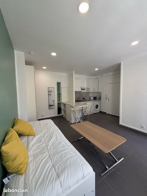 À louer – Studio meublé entièrement rénové avec grande terrasse – Alfortville Nord