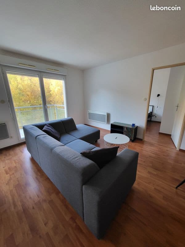 Appt T2 meublé, terrasse et parking