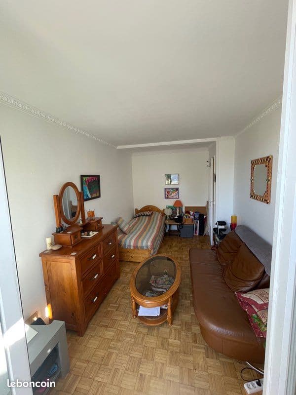 Chambre pour étudiante