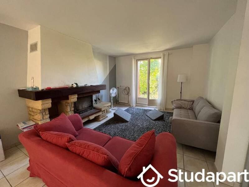 Chambre 1 pièce 107 m²