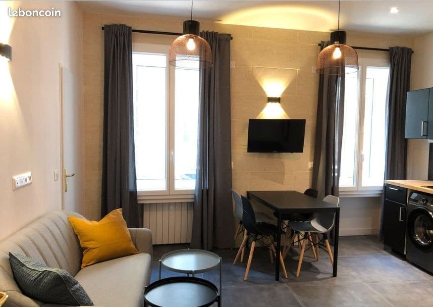 F2 35 m² REFAIT à NEUF - Toulouse Centre rénové dans résidence de standing