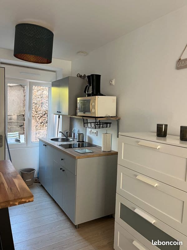 Studio meublé rénové traversant