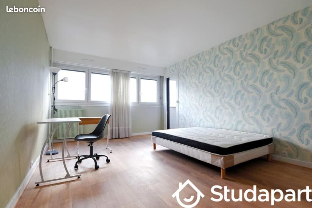 Chambre 1 pièce 14 m²