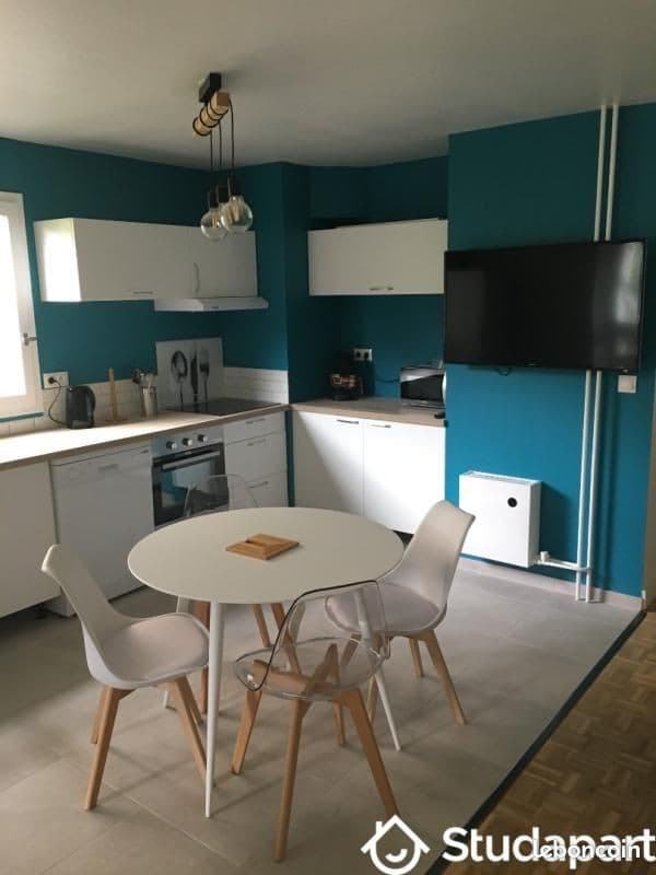 Chambre 1 pièce 9 m²