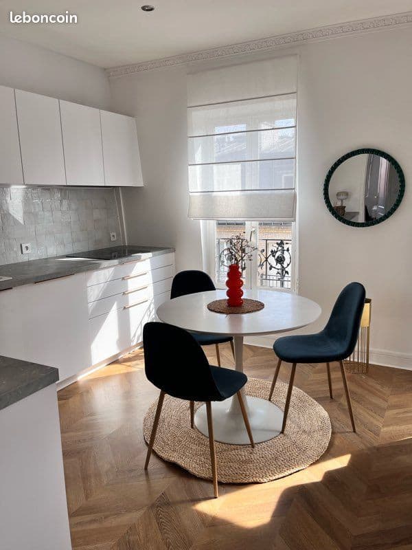 T2 bis meublé rénové à Clichy, entre lignes 13 et 14, au pied du parc Roger Salengro – 1 600 / mois