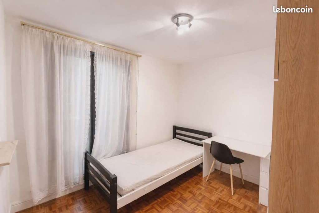 Chambre Epinay-sur-Seine 93800 450