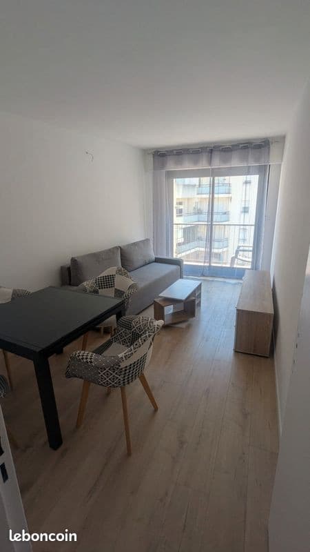 Location T2 meublé clim, terrasse, champ de mars Toulon