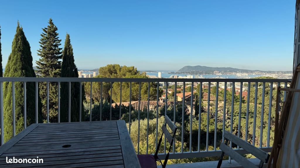 Toulon Location meublée T3 vue panormique Bail mobilité ou étudiant