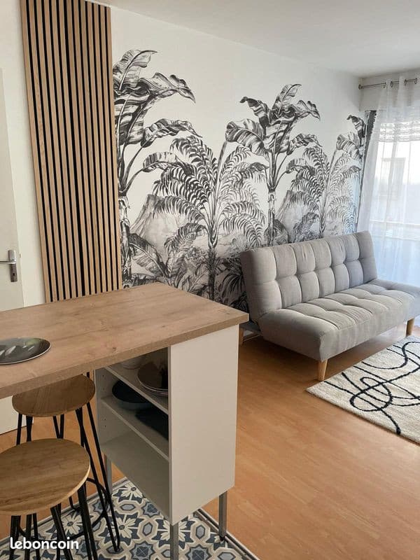 . STUDIO MEUBLE 21 M2.pres de l hopital pellegrin BORDEAUX
