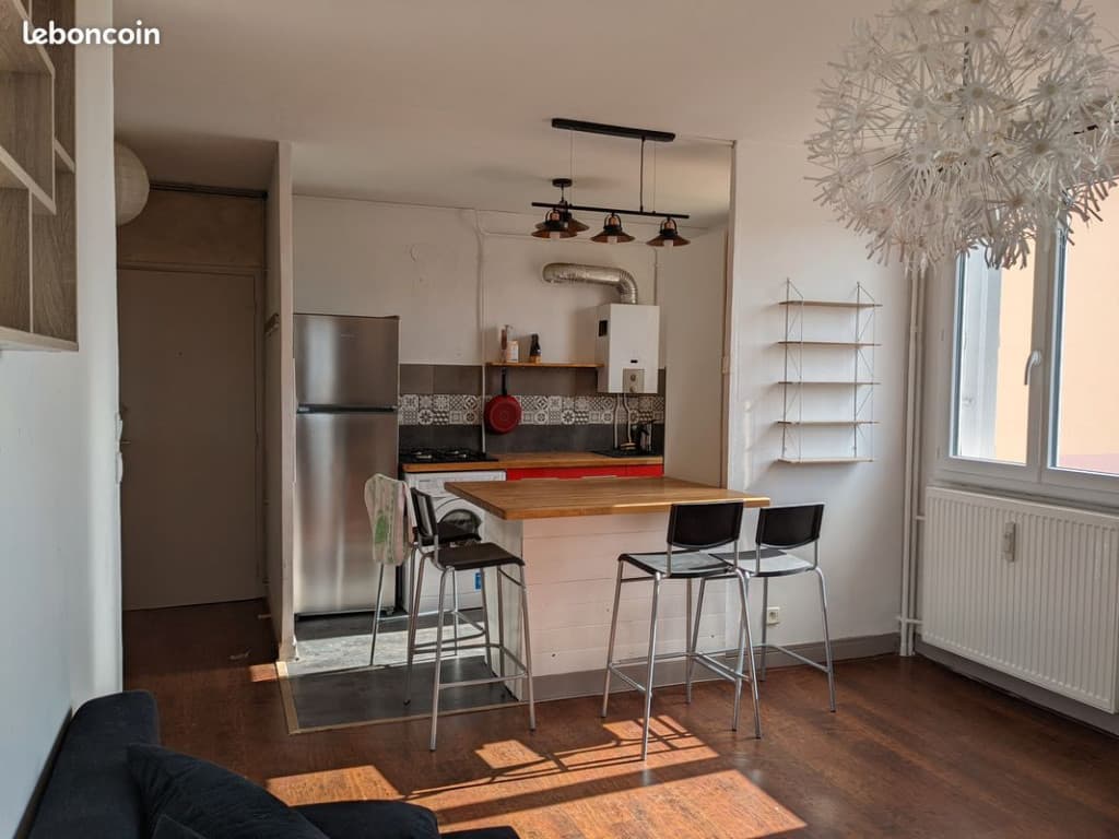 Appartement T3 meublé 60m2 - lumineux, calme avec parking - Idéal Etudiants /ISAT/Colocation