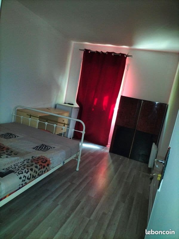 Chambre meublee