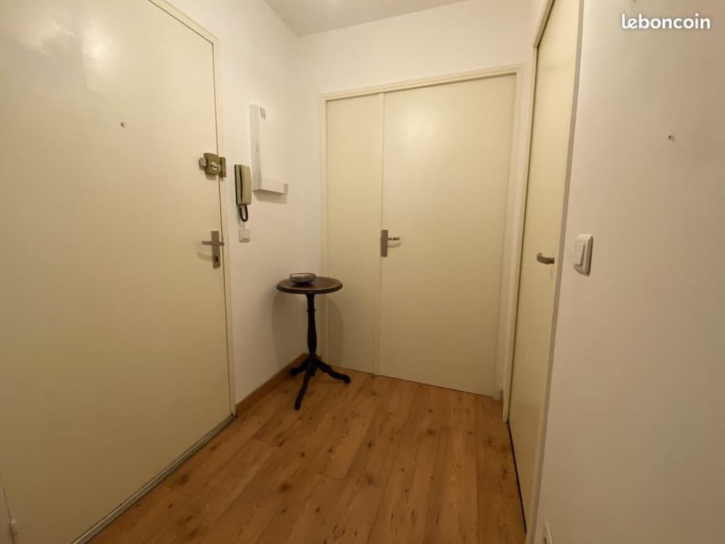 Privative, vue dégagée sur cour intérieure (exposition SUD)
