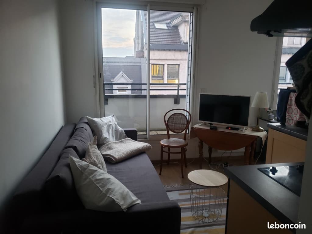 Studio 18 m2 Balcon sympa centre ville 3 mn métro 430 CC