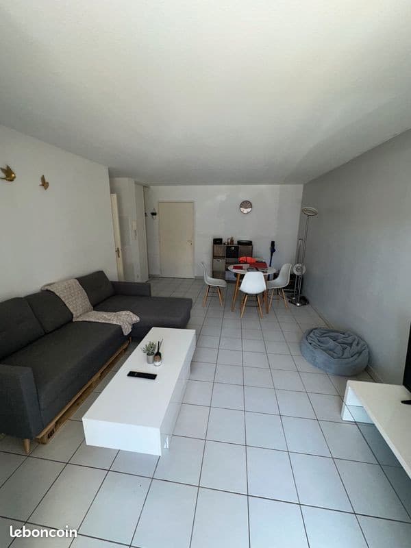Appartement 48m2 meublé place de parking rdc
