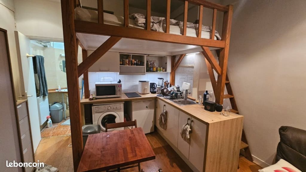 Studio 18 m2 courette Paris 13e