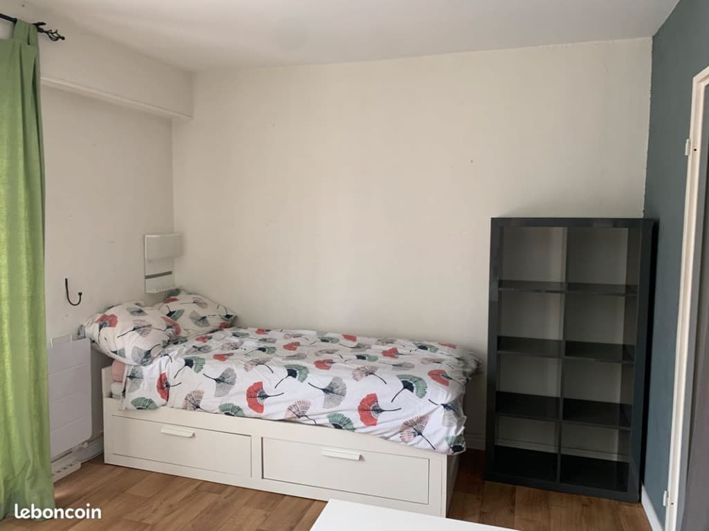 Studio 25 m2 - lumineux et très bien situé
