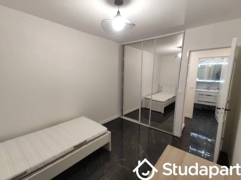 Chambre 1 pièce 14 m²