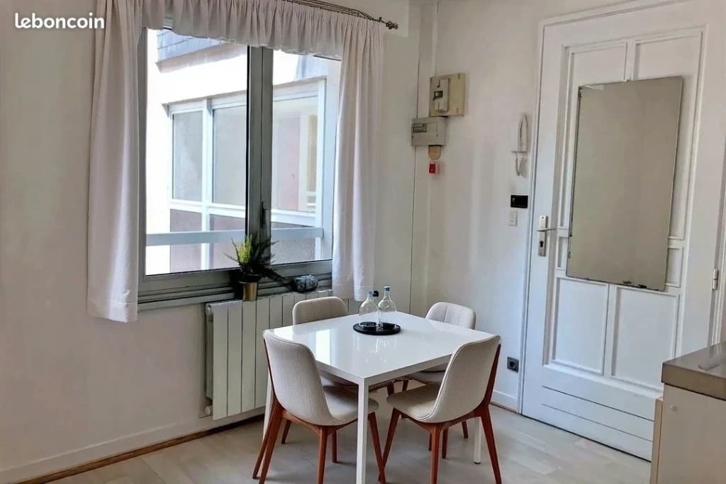 Studio 1 pièce 12 m²