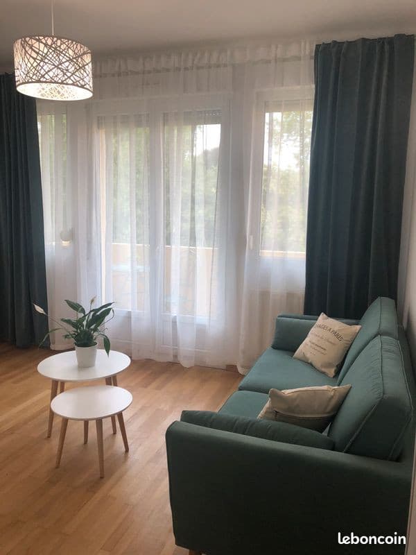 ⭐ Superbe T2 meublé – Garage – 2 balcons – Cave – Vue parc – Fibre – Metz rue Saint-Bernard