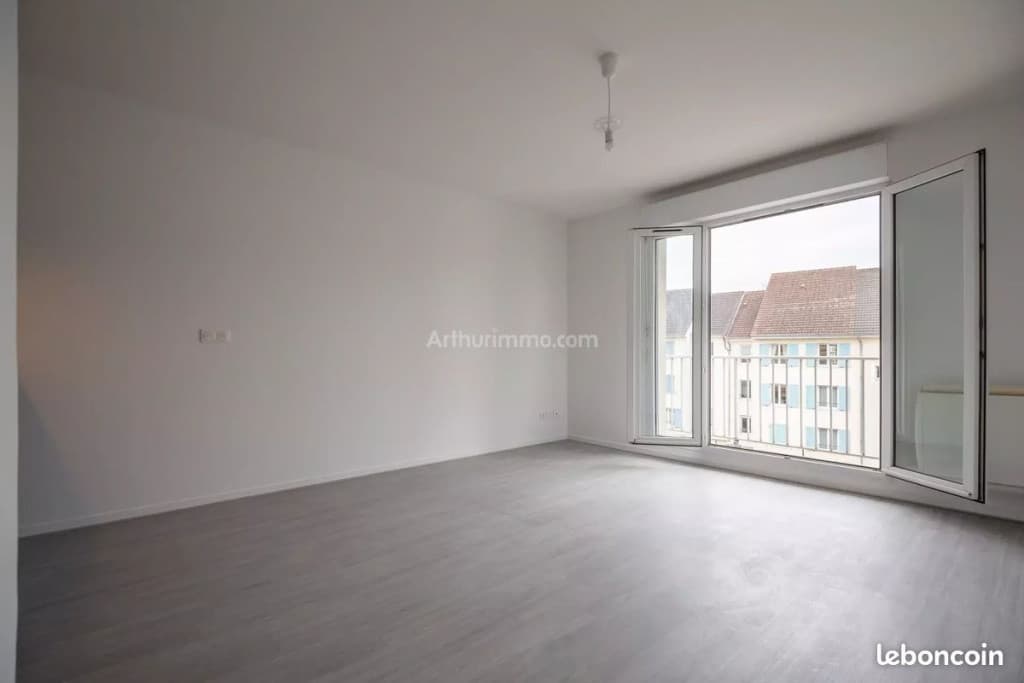 Studio 1 pièce 28 m²