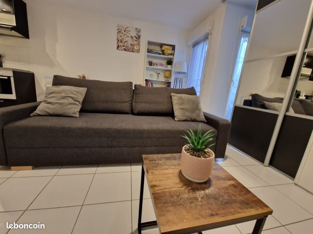 Charmant T1 bis meublé 42m² avec parking - Bord de Marne (Gare 5 min)