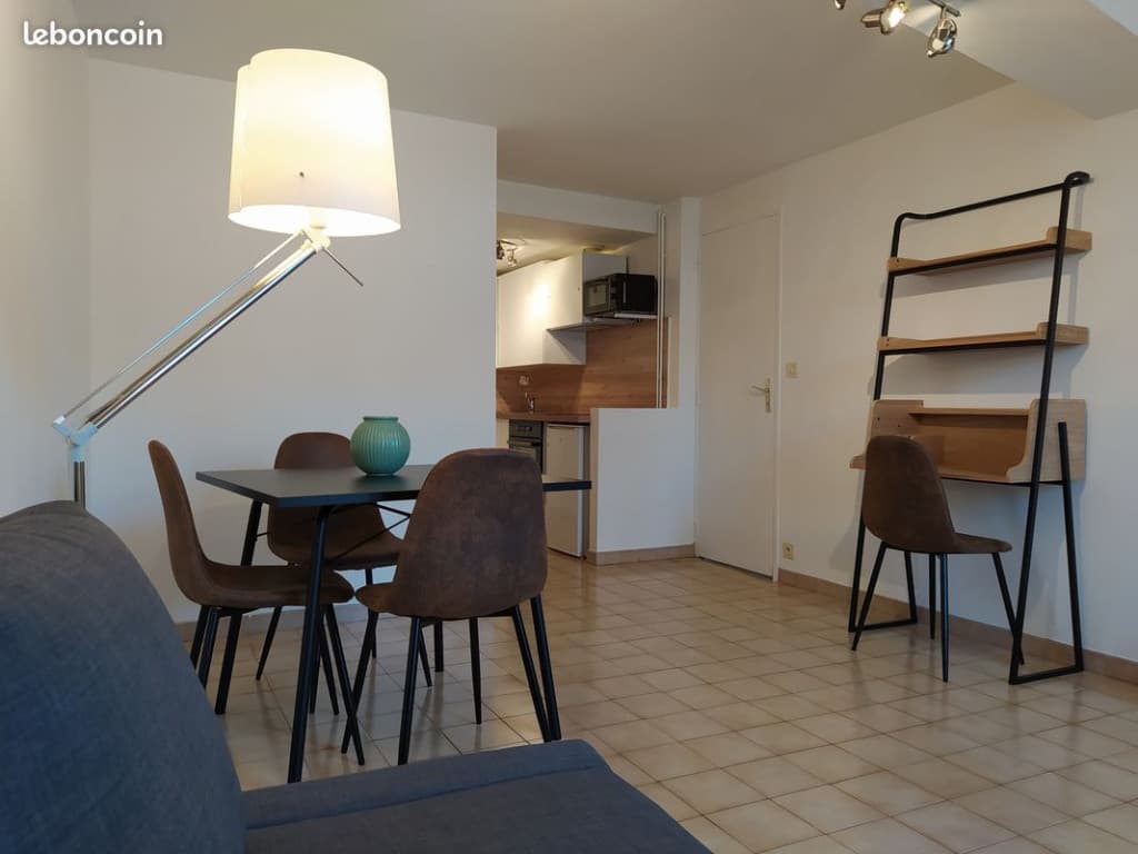 Appartement T2 meublé, climatisé, 43m2 intra muros location bail annuel reconductible
