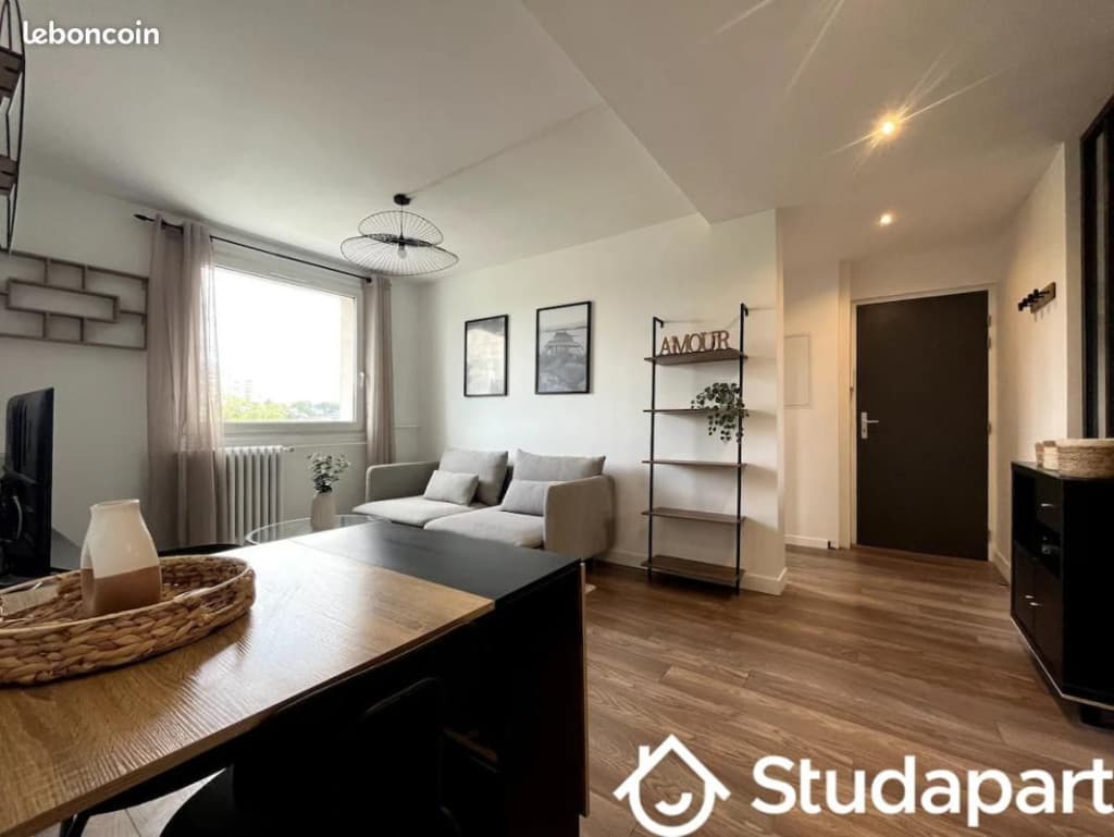 Chambre 1 pièce 11 m²