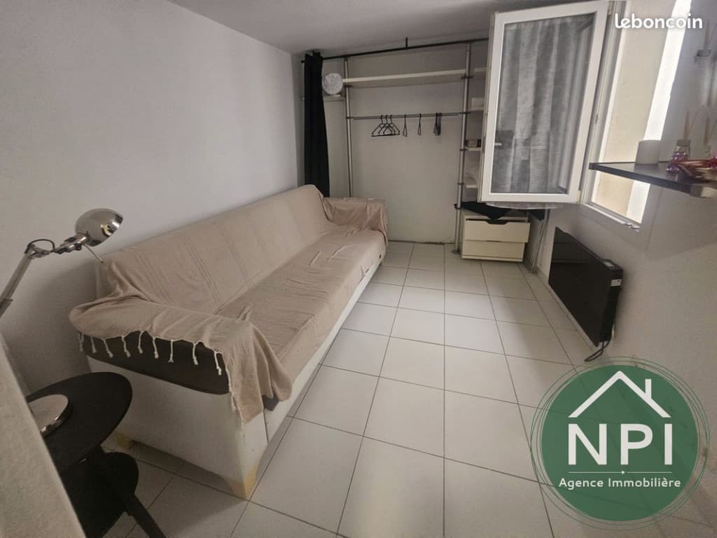 Studio 1 pièce 14 m²