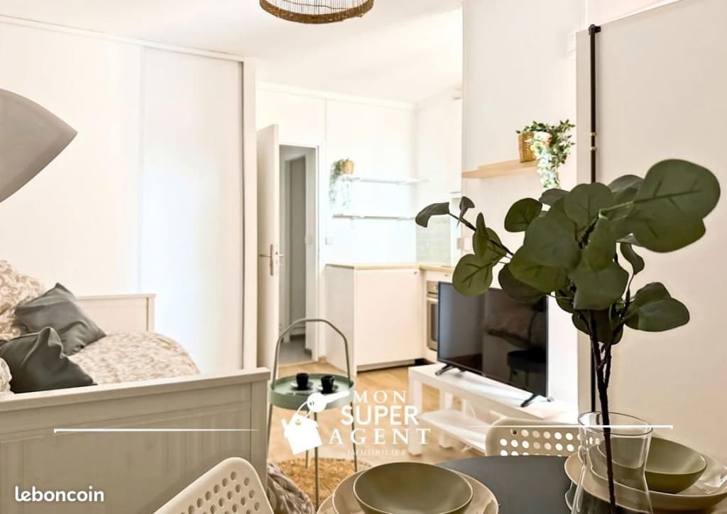 Studio 1 pièce 19 m²
