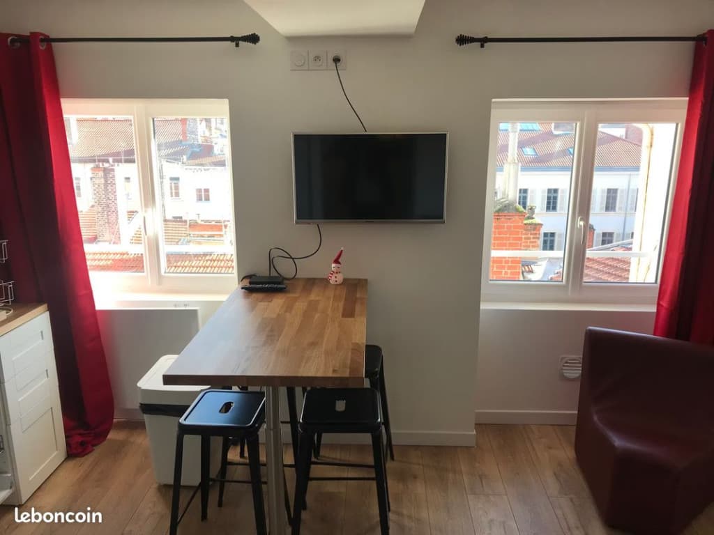 T1 Bis - Rue Victor Hugo - Appartement lumineux au dernier étage