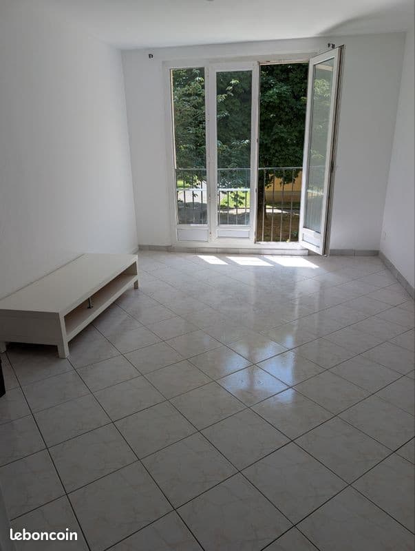 T3 60 m² avec cave – Résidence calme – Proche RER et commerces