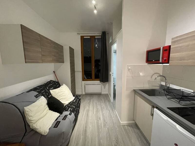 Studio 1 pièce 13 m²