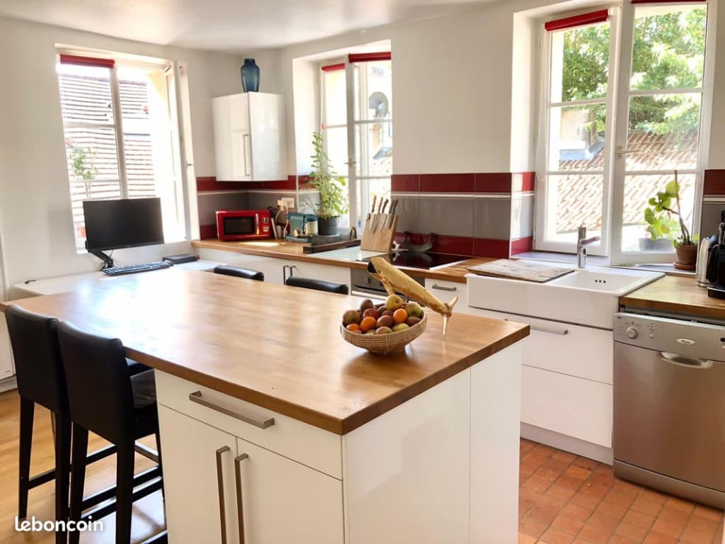 Rueil-Malmaison – Hyper Centre – Duplex meublé 70 m² – 2 chambres