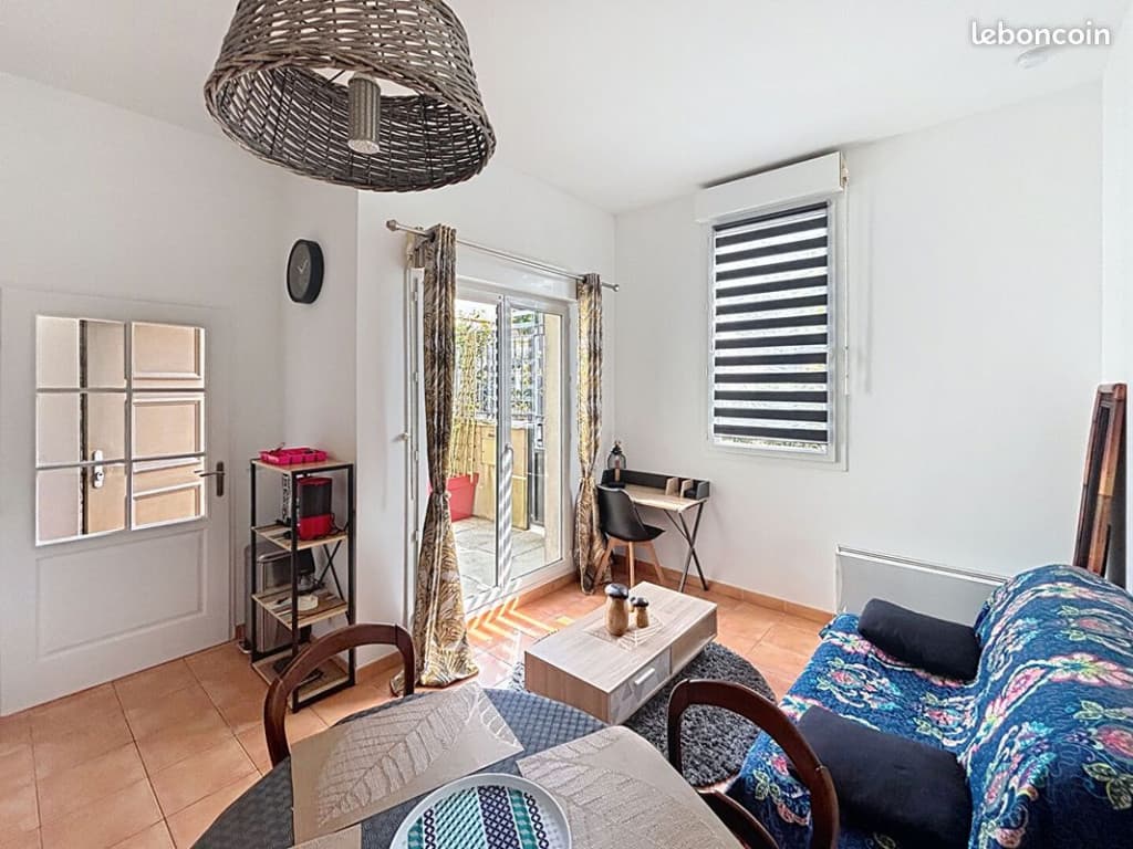 Studio 1 pièce 28 m²