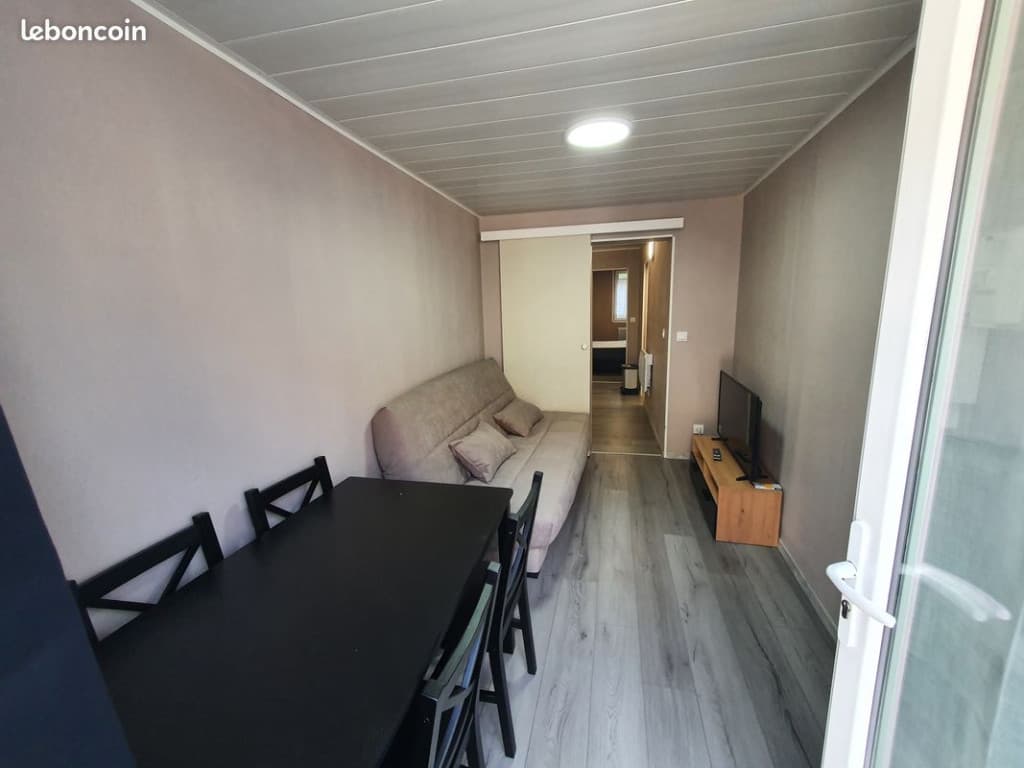 Appartement meublé 2 pièces · 27m² · RDC · Libre immédiatement 320 /mois charges comprises (eau) · Pas de frais d'agence
