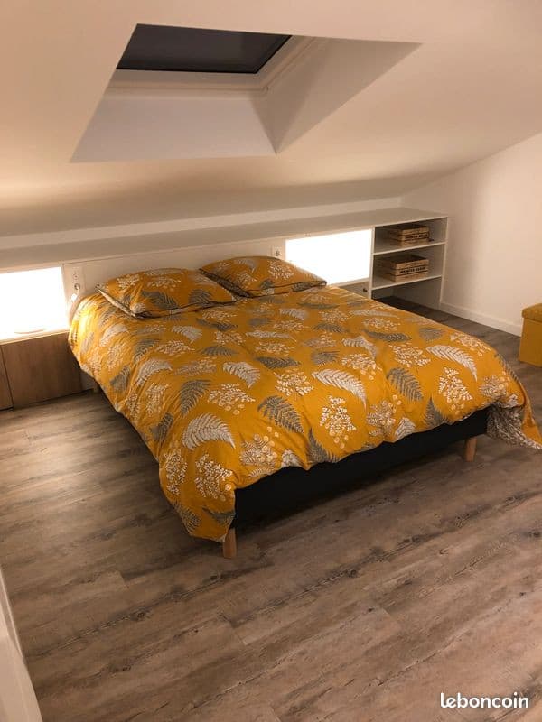 400 - Chambre de 14m2 dans Studio 4 pièces chez l'habitant
