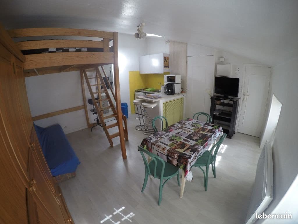 Studio meublé 22 m2 à louer au cœur du centre ville de La Rochelle