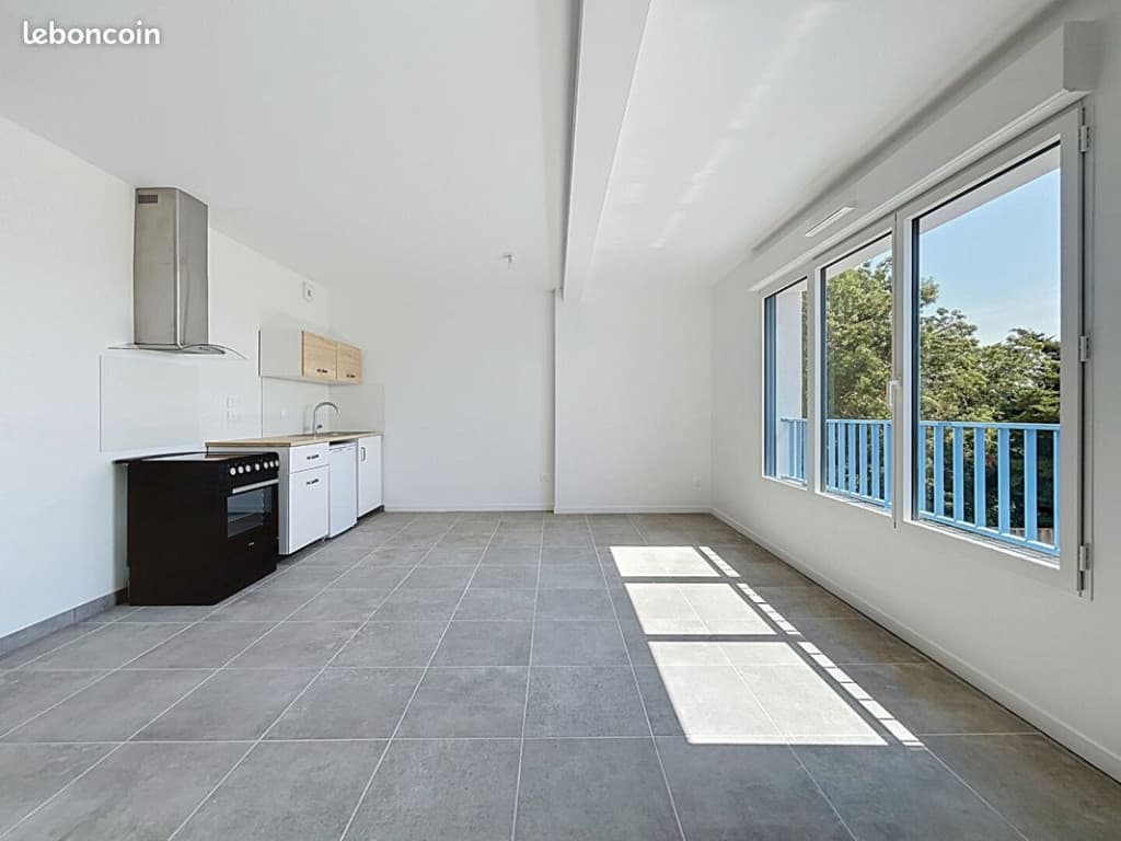 Studio 1 pièce 33 m²