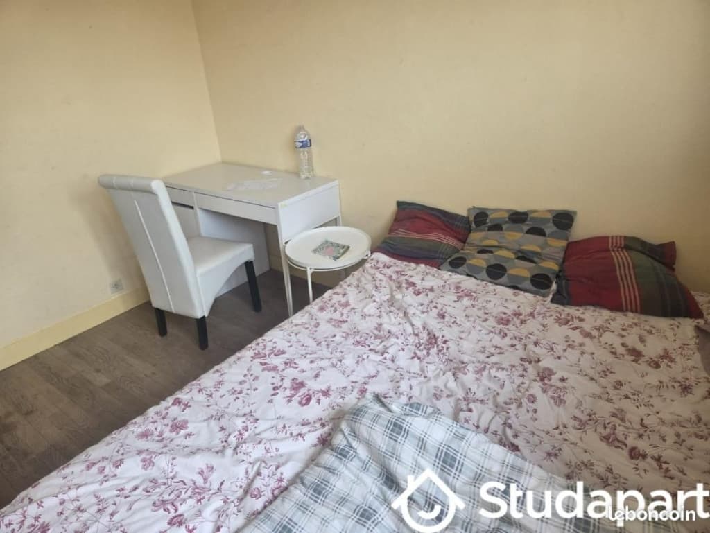 Chambre 1 pièce 12 m²