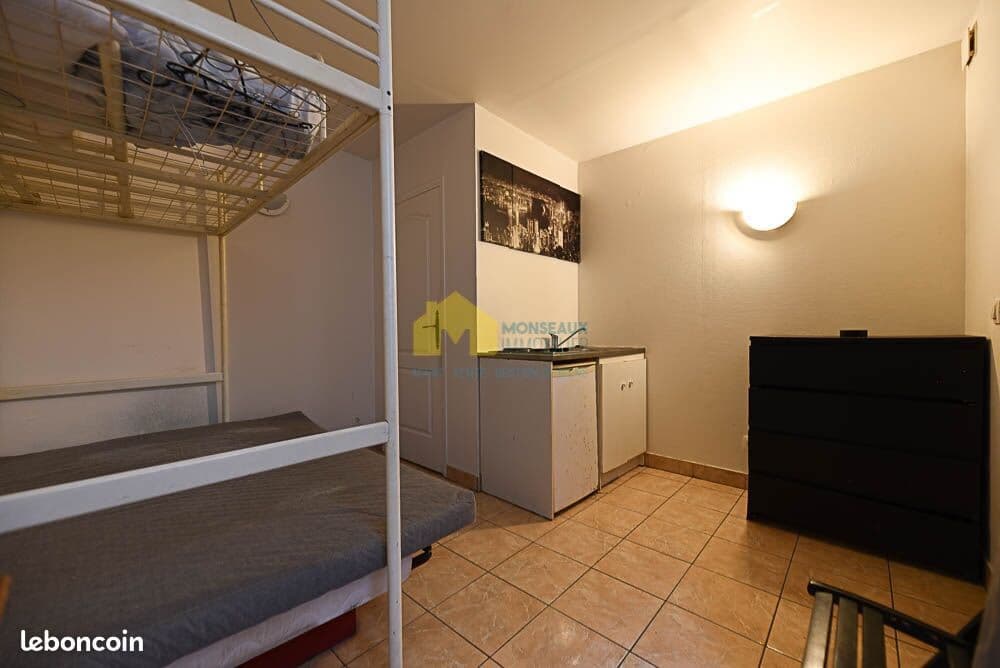 Studio 1 pièce 13 m²