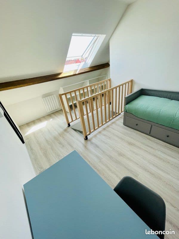 Studette 15 m2 salle de bain privée