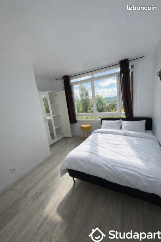Chambre 1 pièce 13 m²