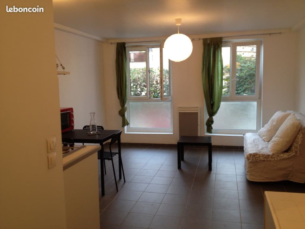 Studio meublé 23 m² – Savigny-sur-Orge – Gare RER C à 3 min à pieds
