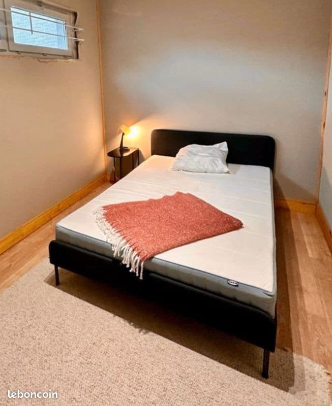 Chambre meublée maison
