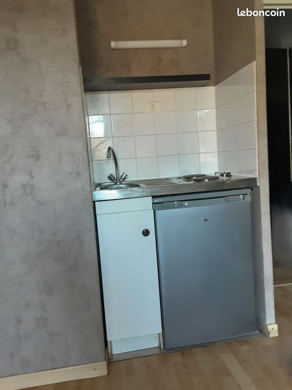 Studio situé au 50 rue Cavaignac, proche du lycée Touchard