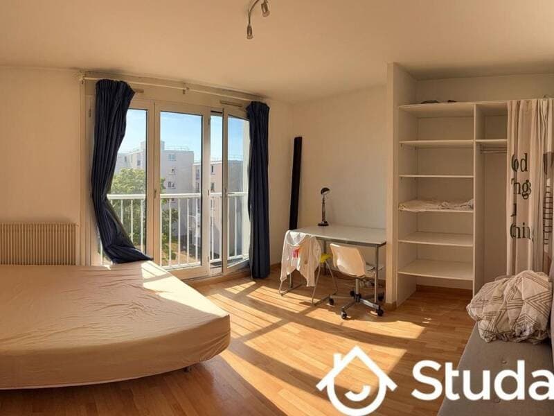Chambre 1 pièce 9 m²